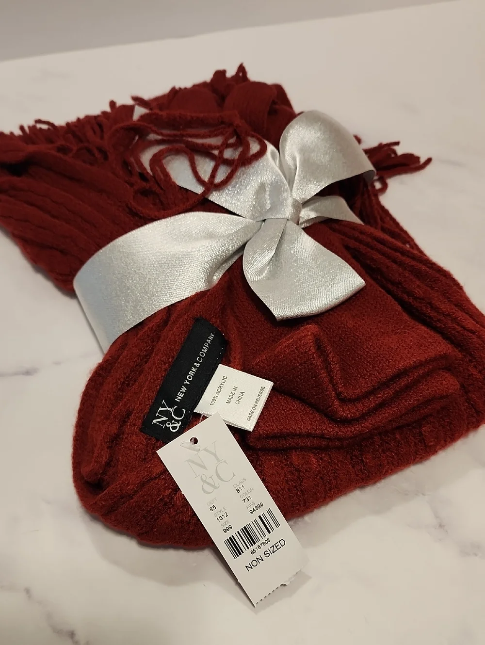 New York & Company Burgundy  Knit Scarf and Glove Set - Women Brand New